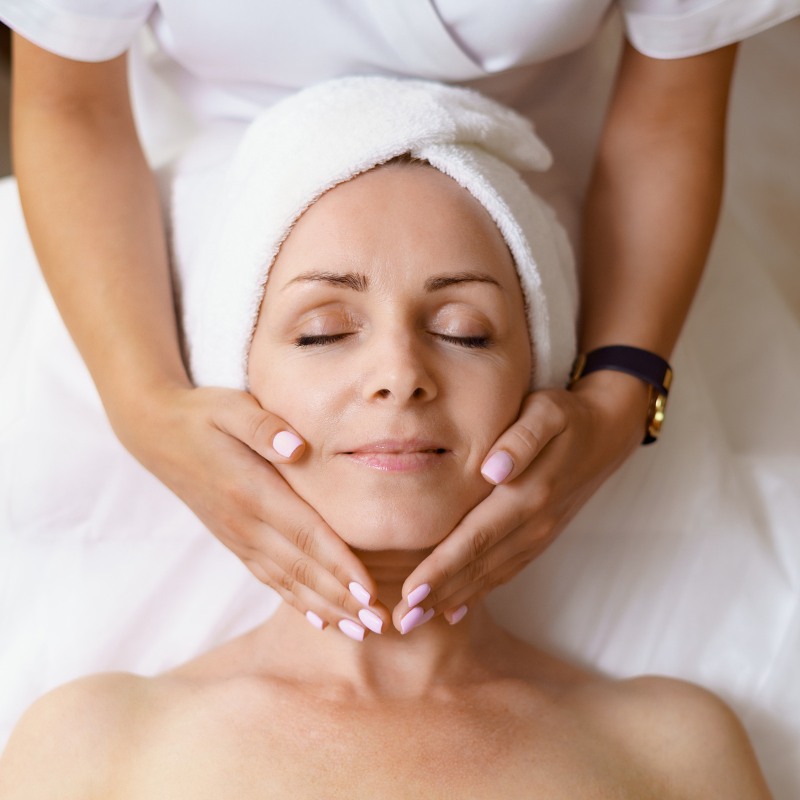 De Premier Spa Houston-Oncology Relaxing Face Massage facial